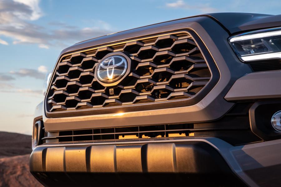 Детали экстерьера Toyota Tacoma TRD Off-Road Double Cab 2019 года  (фото 8 из 17)